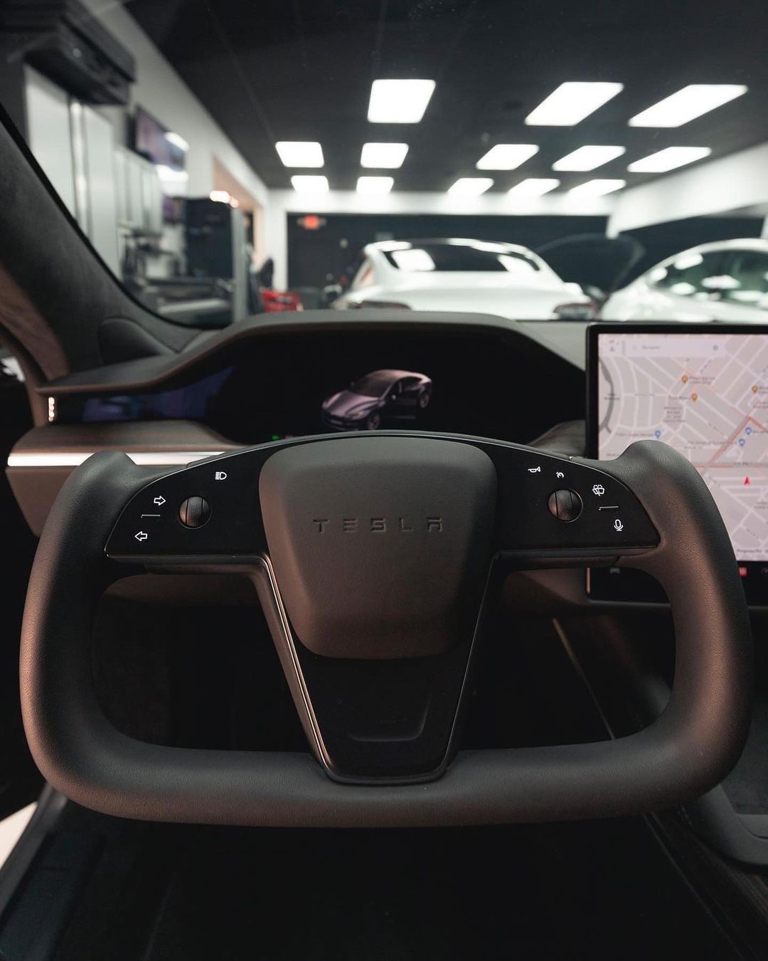 Интерьер Tesla Model S Plaid